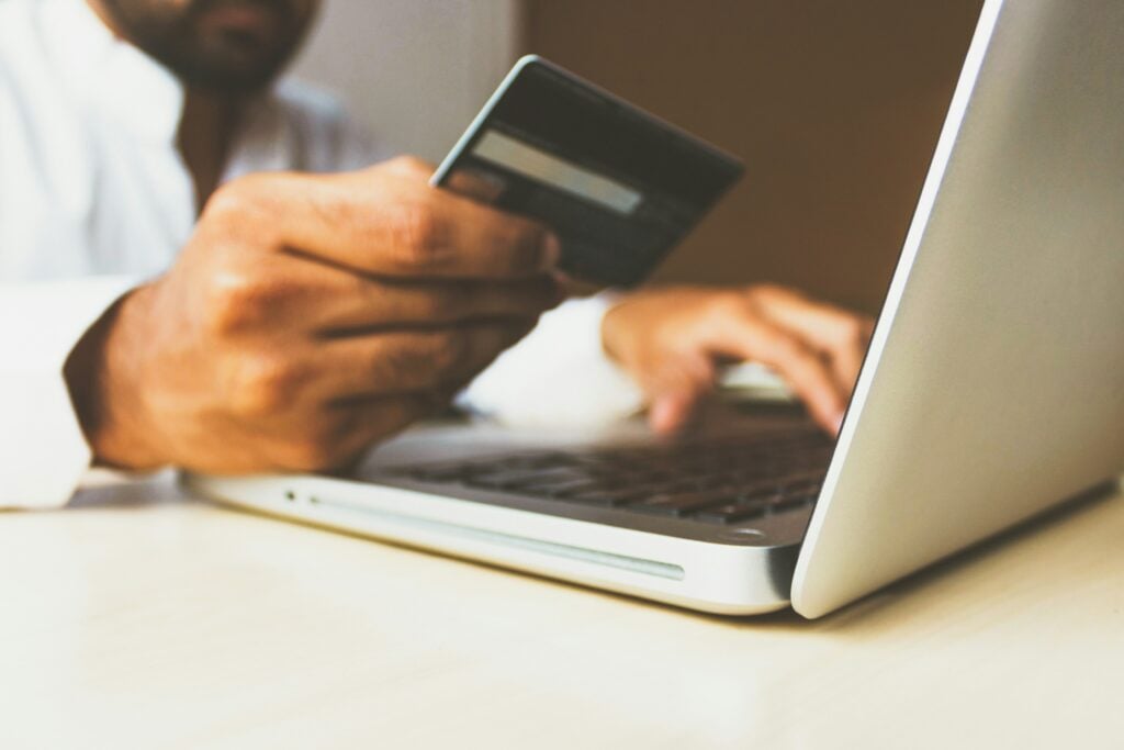 E-Commerce Packaging Tips For Online Retailers This Holiday Season