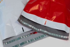 compostable mailer closure