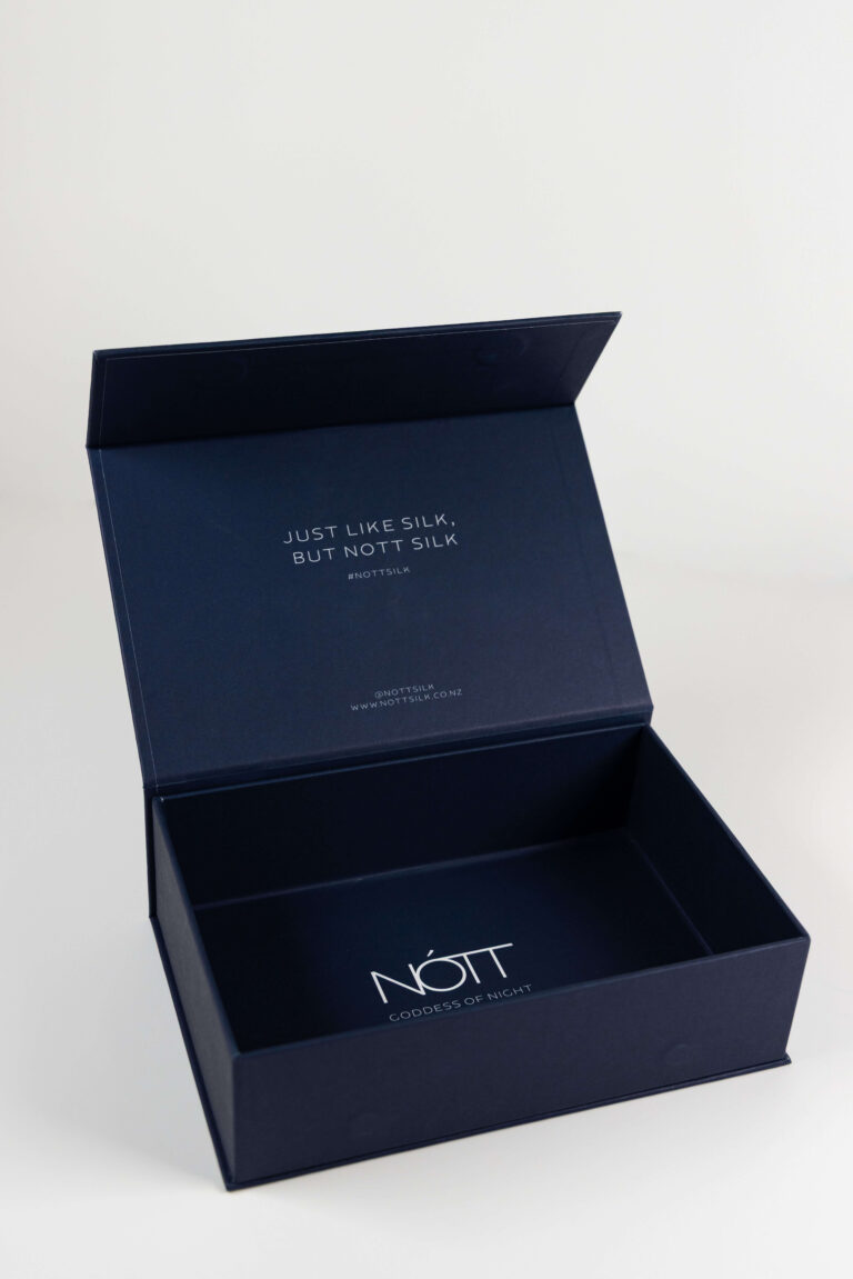 NÓTT