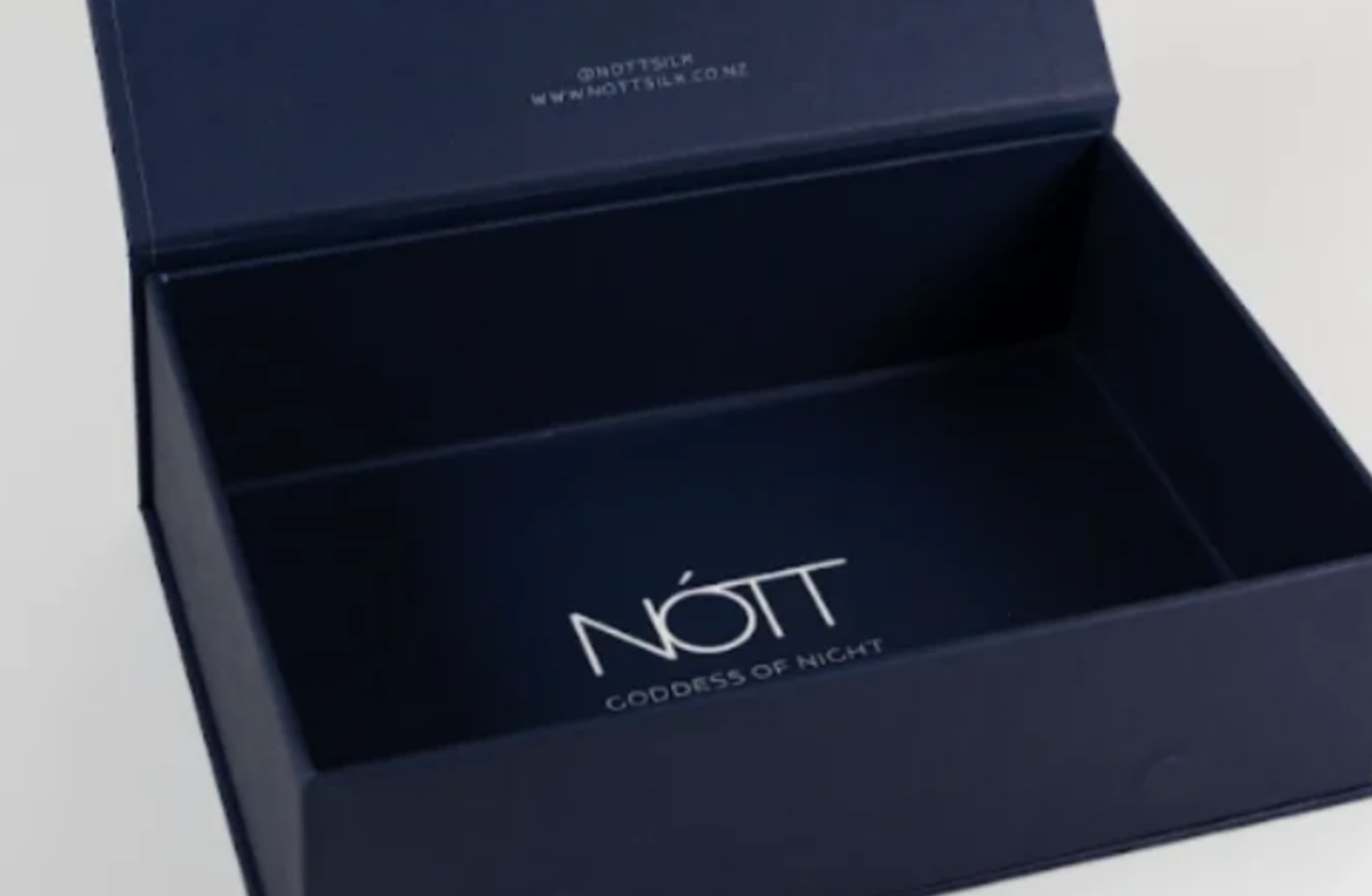 Customer Experience Benefits of Custom Packaging